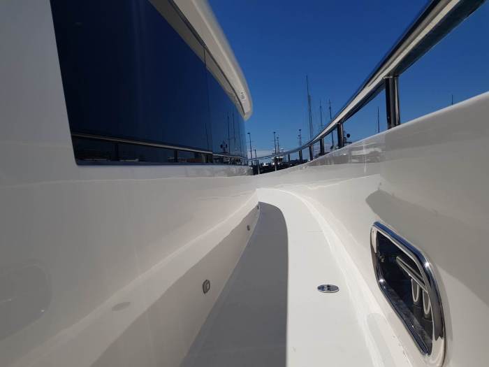 Boat polishing. Boat clean & detail. 